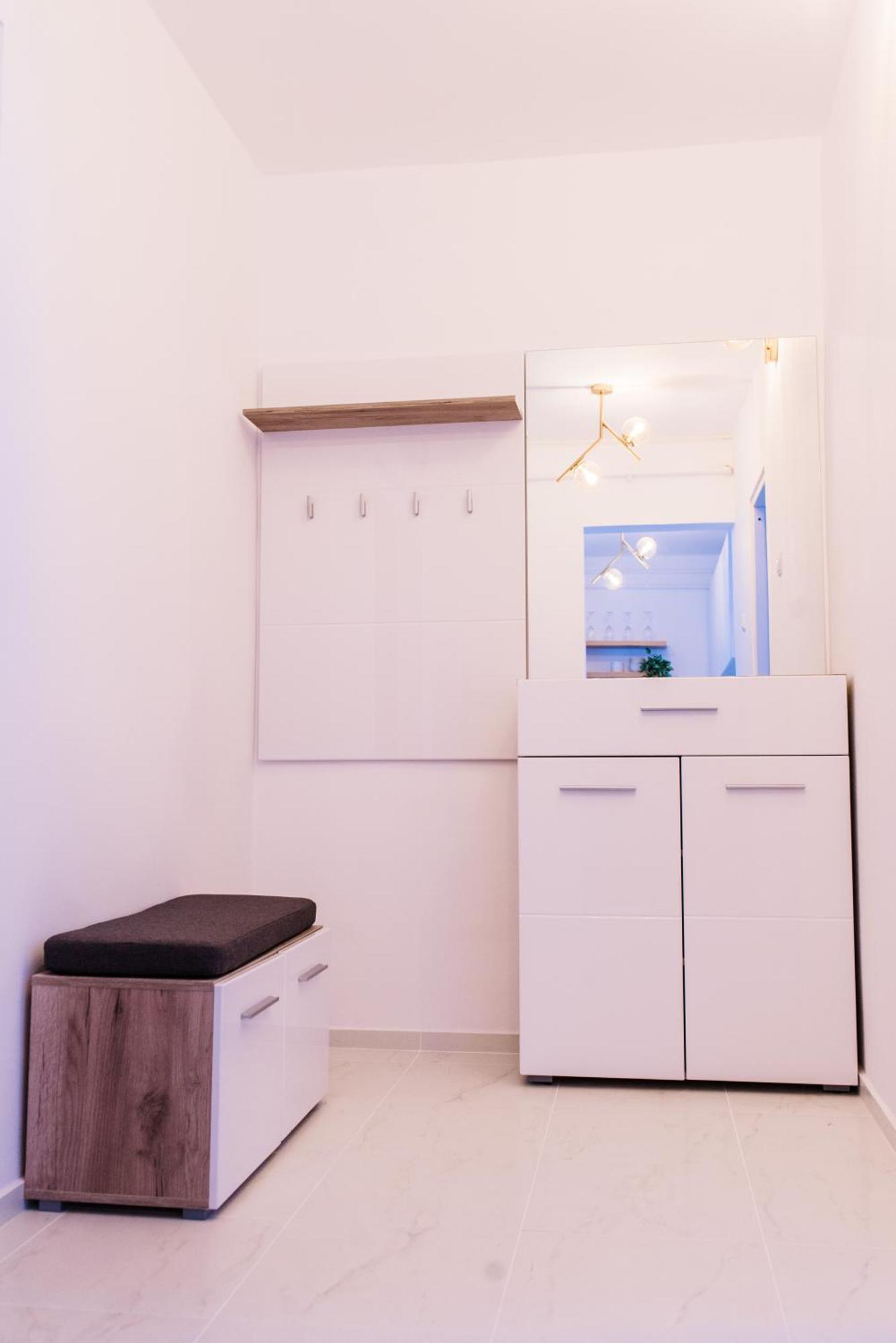 Riverside White Apartment 萨图马雷 外观 照片
