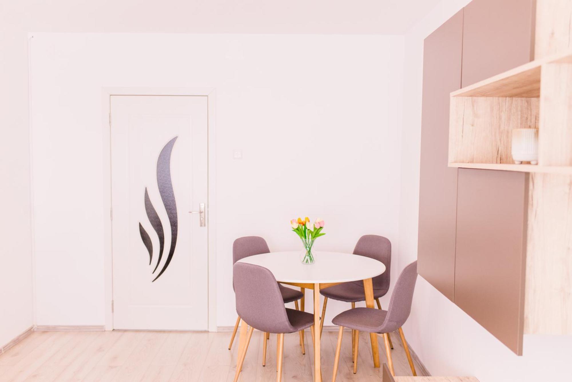 Riverside White Apartment 萨图马雷 外观 照片